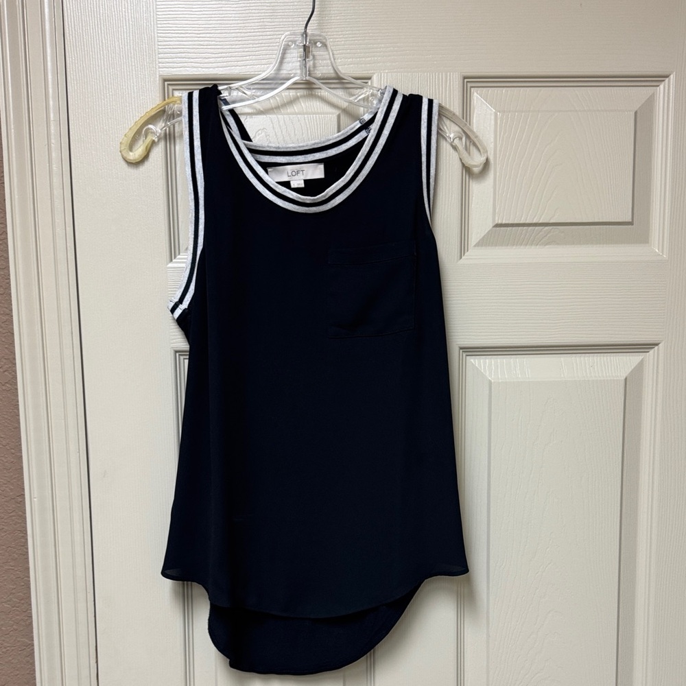 Loft ringer pocket tank.